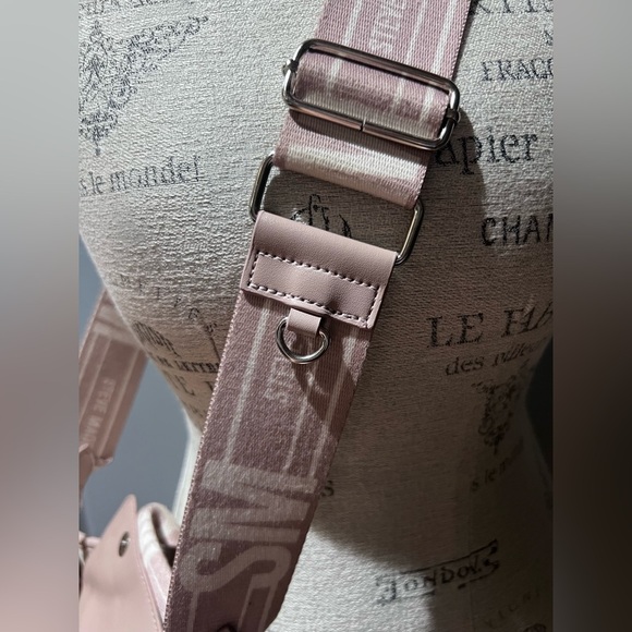 Steve Madden Bwebber Convertible Tote Bag White Pink - Picture 3 of 7